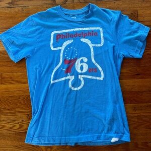 Men’s Small Philadelphia 76ers T Shirt in great condition.